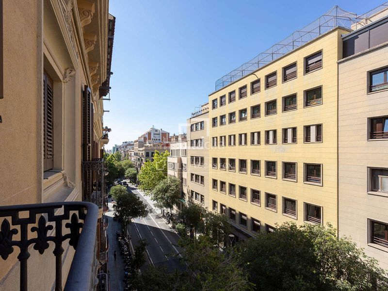 Foto 4a41b3f9-f485-486e-9961-3e557b148760. Àtic amb calefacció a Dreta de l´Eixample Barcelona