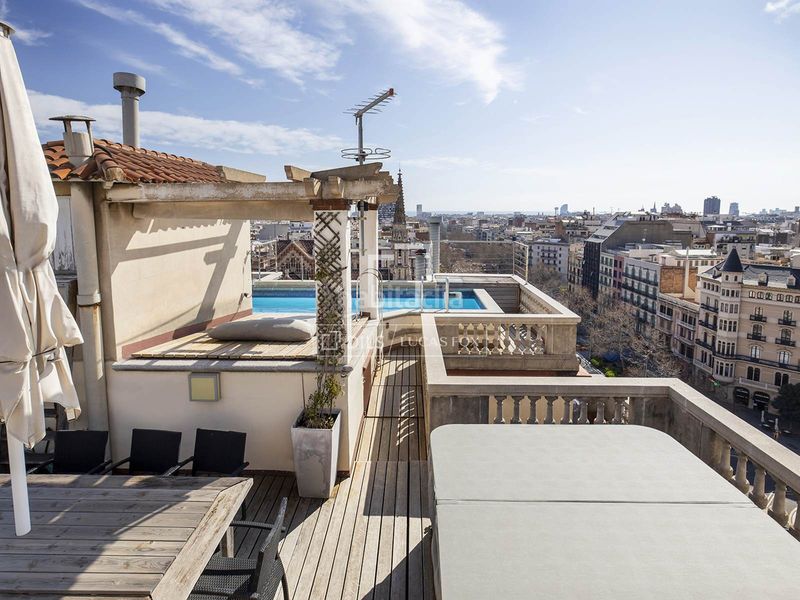 Foto 0ac8fa55-57b8-4c14-ad21-f9638dda1e0c. Àtic amb calefacció piscina a Dreta de l´Eixample Barcelona