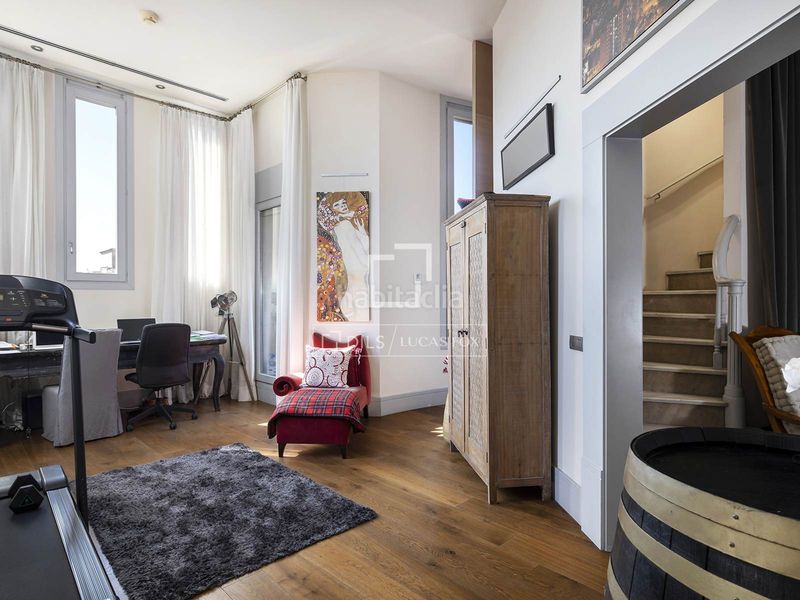 Foto a0fdf204-9e79-4ef1-9e63-1681d6304dda. Àtic amb calefacció piscina a Dreta de l´Eixample Barcelona