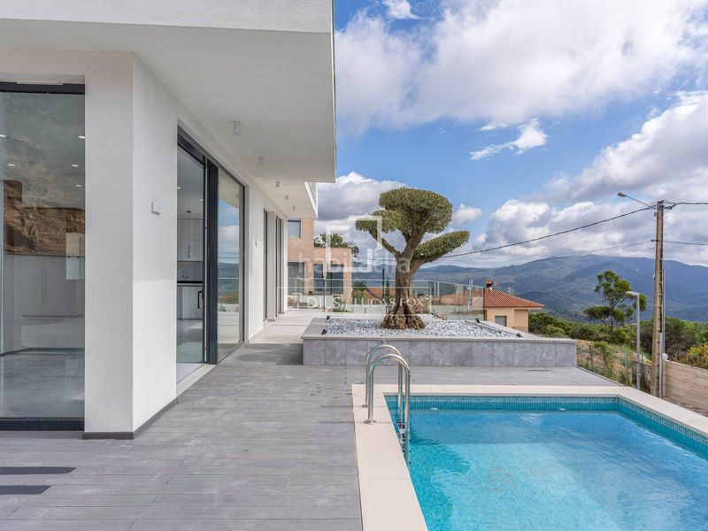 Foto f49844b5-4855-4a7d-9978-754d5a25349b. Xalet amb calefacció aparcament piscina a Serra Brava Lloret de Mar