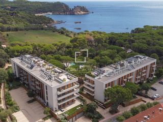 Piso en La Fosca - Cala Margarida. Fantástico ático con vistas al mar en venta en cala salguer, pal