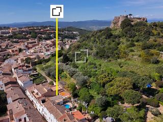 Xalet a Begur. Casa para reformar con gran potencial, terraza, jardín y garaje