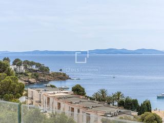 Chalet in Puig Rom-Canyelles-Almadrava. Casa exclusiva en almadraba con vistas al mar a 5 minutos de la