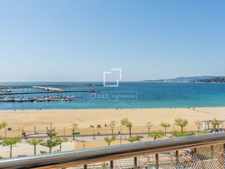 Pis a Platja Gran. Apartamento a primera línea de mar en el centro de palamós, cost