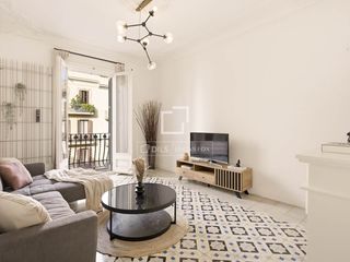 Pis a L´Antiga Esquerra de l´Eixample. En venta piso en excelentes condiciones con tres dormitorios en