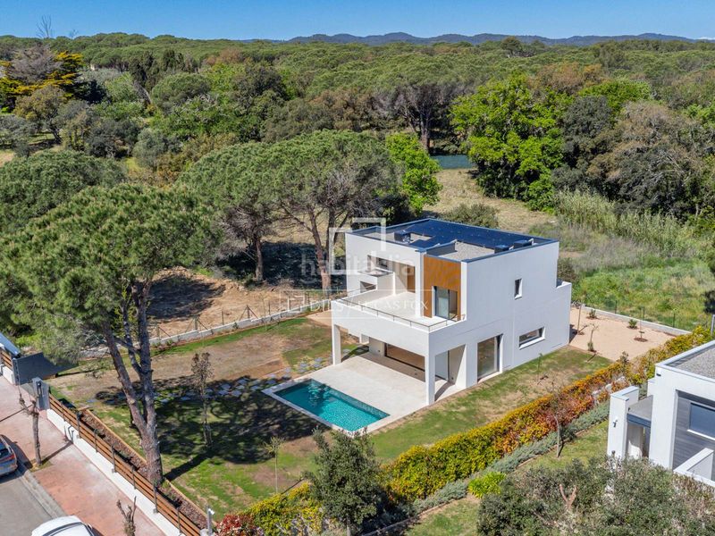Foto 42eb8a27-057a-4e46-a8ba-80e83901906b. Xalet amb aparcament piscina a Calella de Palafrugell