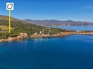 Xalet a Port de la Selva (El). Exclusiva villa en port de la selva en primera línea con jardín