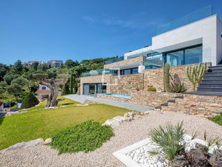 Chalet in Grifeu - Cap Ras - Els Estanys - Sant Genís. Exclusiva villa de diseño con vistas panorámicas a la bahía de l