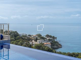 Chalet in Puig Rom-Canyelles-Almadrava. Villa moderna con piscina infinity y vistas al mar en almadrava,
