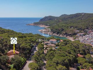 Chalet in Tamariu. Encantadora villa independiente de 4 dormitorios, situada a 8 mi