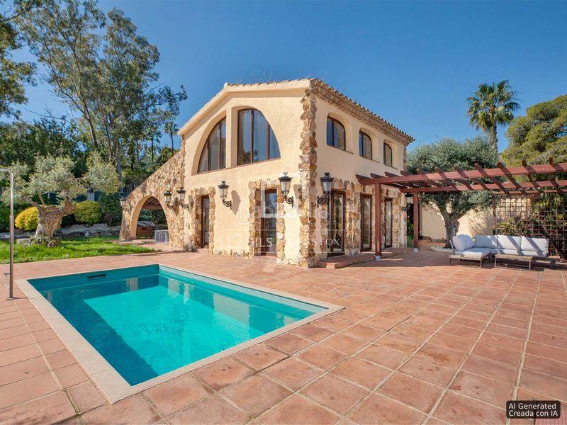 Foto acf5613b-e866-4a15-bde8-a54fdb6b9a46. Chalet with heating parking in Santa Cristina-Sant Francesc Blanes
