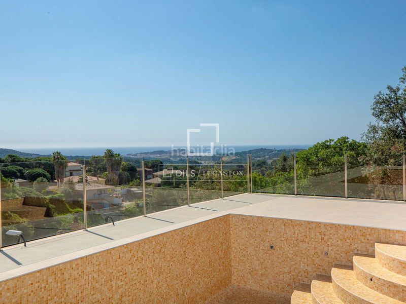 Foto 3dbdb3aa-fdf4-4c21-8788-c1a27e55ce89. Xalet amb calefacció aparcament piscina a Lloret Verd - Els Pinars Lloret de Mar