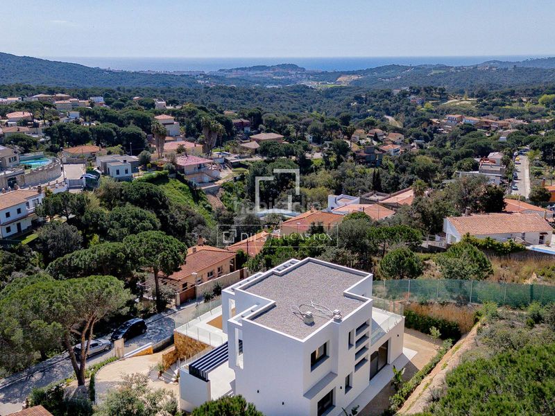 Foto d2c3b29d-1c50-4dfd-95ce-21f8c8464a36. Xalet amb calefacció aparcament piscina a Lloret Verd - Els Pinars Lloret de Mar