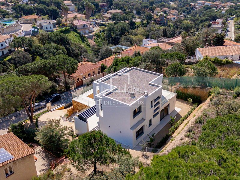 Foto d9be7fab-0bc5-453b-ac16-3b54405e083f. Xalet amb calefacció aparcament piscina a Lloret Verd - Els Pinars Lloret de Mar