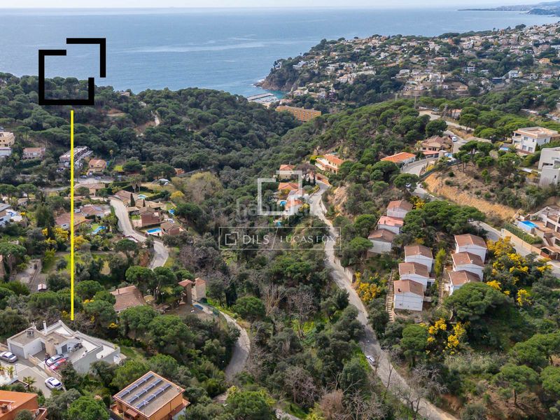 Foto 130ee2f7-d068-4b08-9fb2-29615bfc9f1b. Xalet amb calefacció aparcament piscina a Canyelles Lloret de Mar