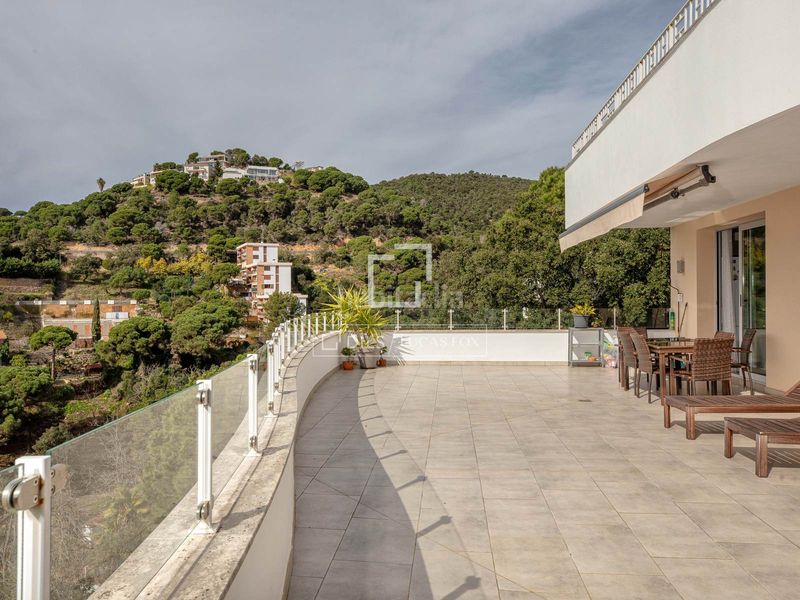 Foto 547511d2-ce17-41a6-b224-269c8a0ff250. Xalet amb calefacció aparcament piscina a Canyelles Lloret de Mar
