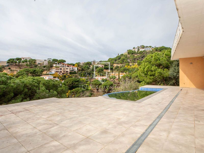 Foto 6055d5c3-addb-4b25-b097-6eaa063895b1. Xalet amb calefacció aparcament piscina a Canyelles Lloret de Mar