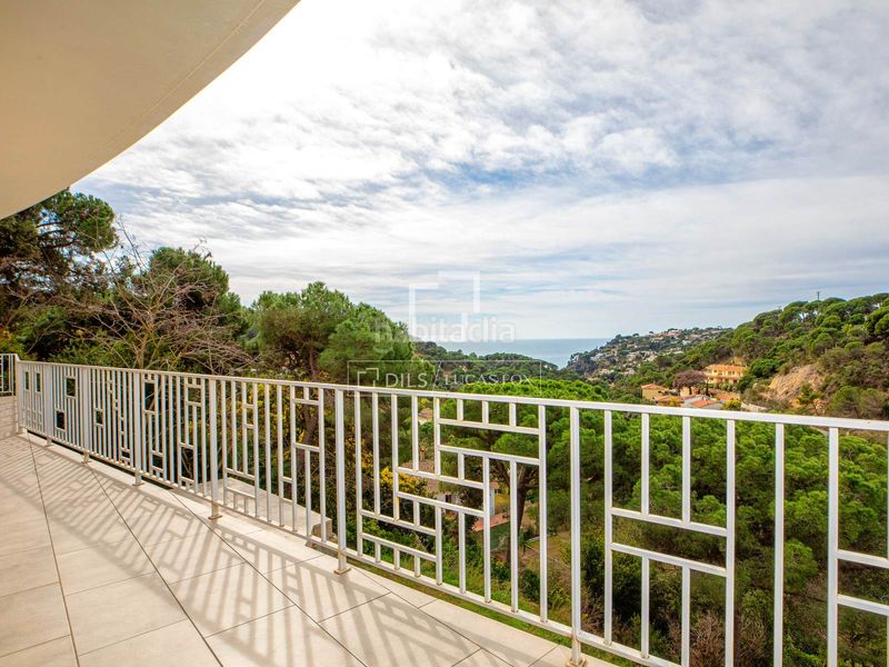 Foto c7017411-2b73-4597-89a2-745df66c6196. Xalet amb calefacció aparcament piscina a Canyelles Lloret de Mar
