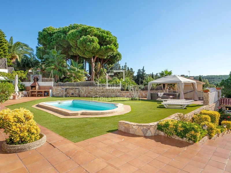 Foto b2f46df1-1be5-4d29-9689-44e2580e2128. Xalet amb calefacció piscina a Roca Grossa Lloret de Mar