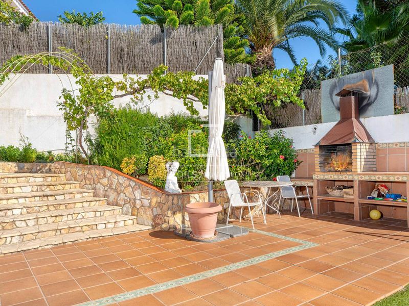 Foto e635d346-d16b-473c-847d-a7e7e0369419. Xalet amb calefacció piscina a Roca Grossa Lloret de Mar