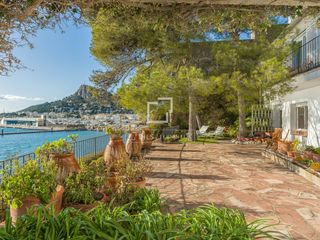Chalet à L´Estartit Poble. Exclusiva villa mediterránea en primera línea de mar en lestarti