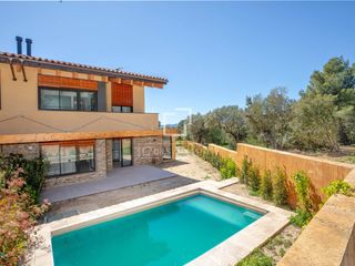 Xalet a Regencós. Exclusiva casa unifamiliar de obra nueva con jardín y piscina pr