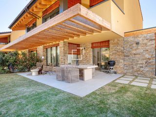 Chalet à Regencós. Exclusiva casa unifamiliar de obra nueva con jardín y piscina pr