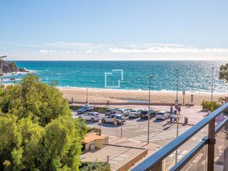 Pis a Fenals. Apartamento de 2 dormitorios con vistas al mar en venta en llore