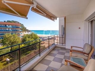 Appartement à Fenals. Apartamento de 2 dormitorios con vistas al mar en venta en llore