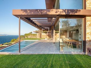 Chalet à Sa Riera-Sa Fontansa. Villa de 4 dormitorios con impresionantes vistas al mar y en exc