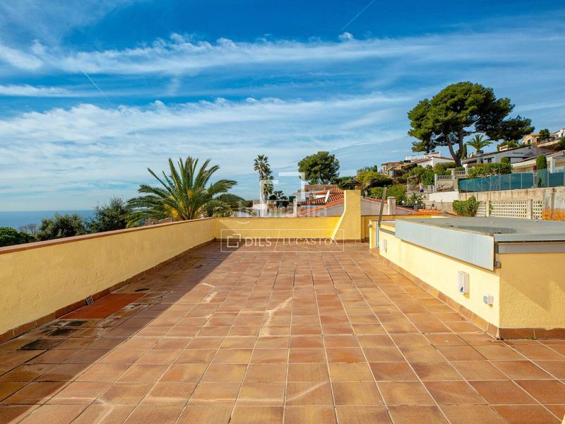 Foto 01a52afa-41a3-43aa-9524-4a67ebca4e46. Xalet amb calefacció aparcament piscina a Canyelles Lloret de Mar