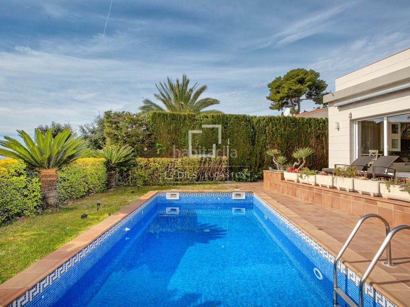 Foto 0d9b6578-25a1-4d3f-9765-738707b945a8. Xalet amb calefacció aparcament piscina a Canyelles Lloret de Mar