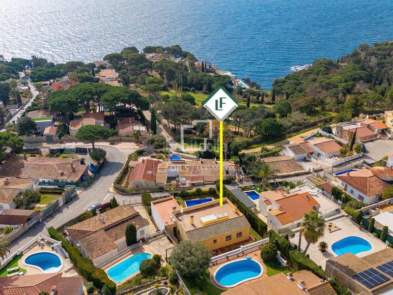Foto 52ce7ce0-b802-4034-a042-1e4f11b55542. Xalet amb calefacció aparcament piscina a Canyelles Lloret de Mar