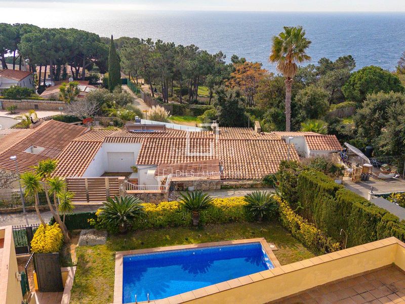 Foto 5d0fbba3-4493-458e-8e7c-090ff12a2f2b. Xalet amb calefacció aparcament piscina a Canyelles Lloret de Mar