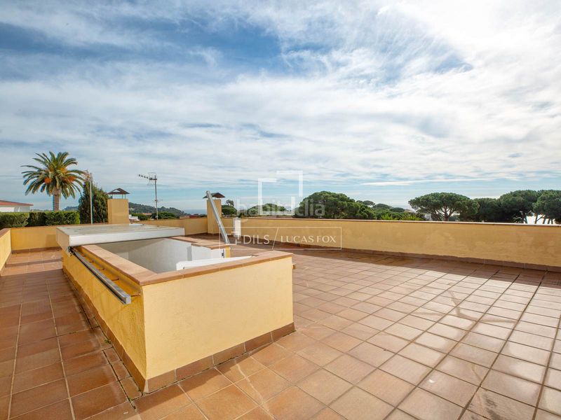 Foto 6acd2833-bd98-4951-b1d2-cb4505945624. Xalet amb calefacció aparcament piscina a Canyelles Lloret de Mar