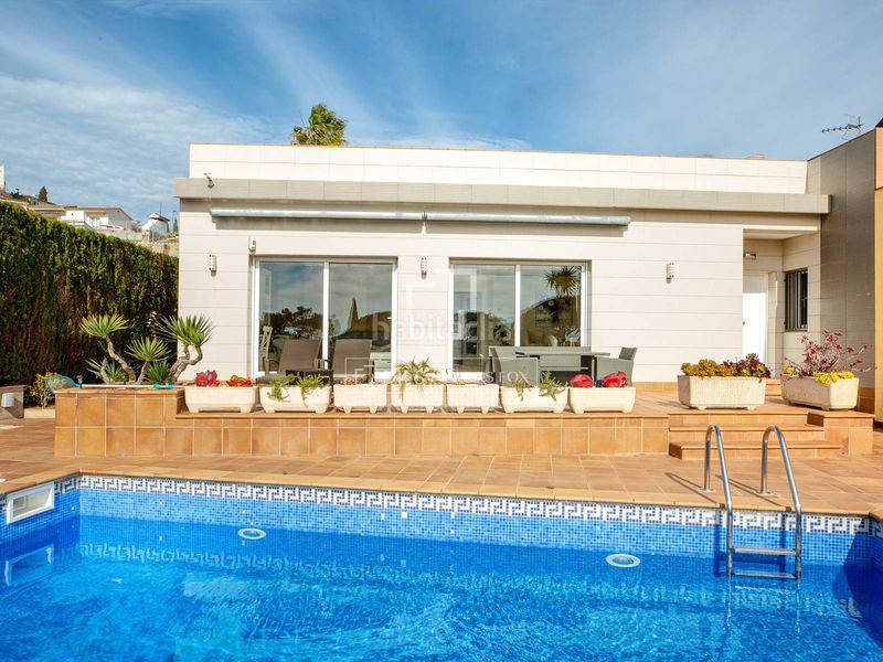 Foto 8af7d5f7-62cb-469d-a861-d452f5c876b0. Xalet amb calefacció aparcament piscina a Canyelles Lloret de Mar