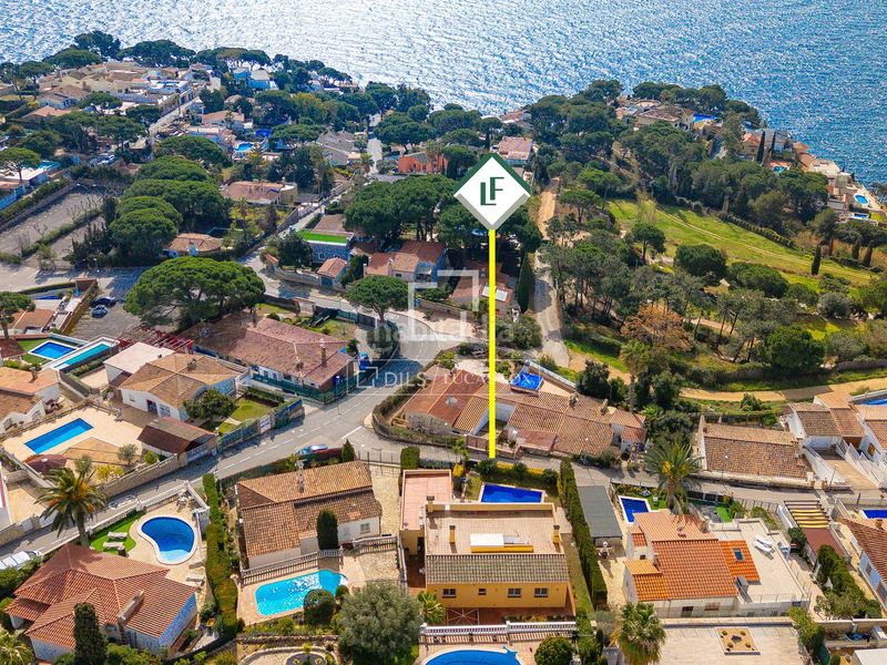 Foto adef311f-6e08-402d-9b39-dcdfaef90547. Xalet amb calefacció aparcament piscina a Canyelles Lloret de Mar
