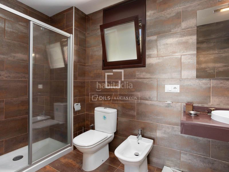 Foto cc6e9a19-5520-440e-b25a-93b0f0f09cb9. Xalet amb aparcament piscina a Pau
