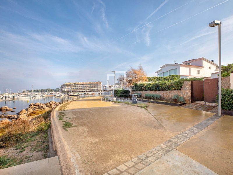 Foto 10780f12-c267-4a5d-bf50-d2b089e3a01b. Xalet amb calefacció aparcament piscina a Port - La Clota - Puig Sec Escala (L´)