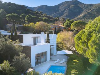 Chalet en Port de la Selva (El). Casa con jardín y piscina en venta en selva de mar, en una zona