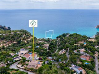 Chalet à Santa Maria de Llorell. Casa en excelentes condiciones de 5 dormitorios en venta en toss