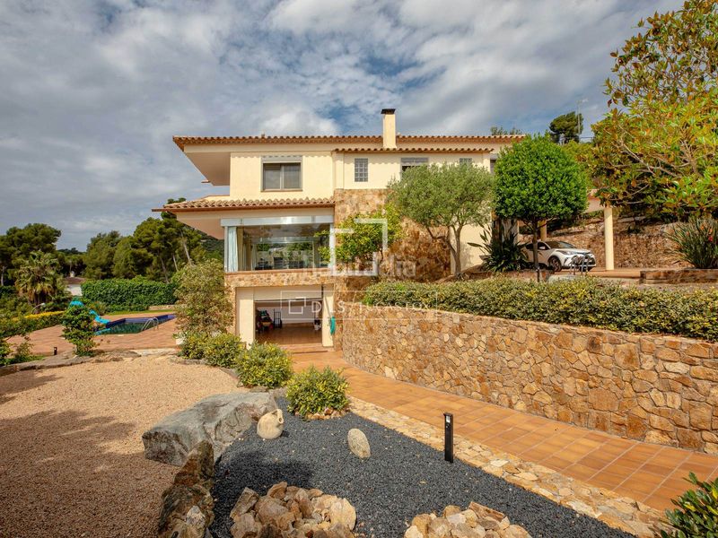 Foto 1ee8f52d-3e69-4e9a-b22d-94145a0fe941. Xalet amb calefacció aparcament piscina a Santa Maria de Llorell Tossa de Mar