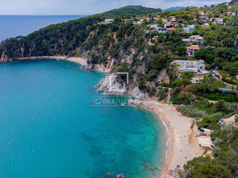 Foto d5df2bf0-2a3a-4fef-8d92-c19ad2cd81f8. Xalet amb calefacció aparcament piscina a Santa Maria de Llorell Tossa de Mar