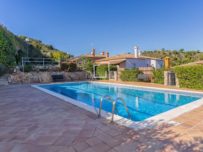 Foto c6f88a10-2792-4dc8-b485-b7c61123b2a9. Xalet amb aparcament piscina a Aiguafreda-Sa Tuna Begur