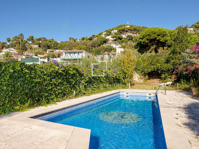 Foto 3059ec2f-81bb-4f15-a451-738489a1593b. Xalet amb calefacció aparcament piscina a Roca Grossa Lloret de Mar