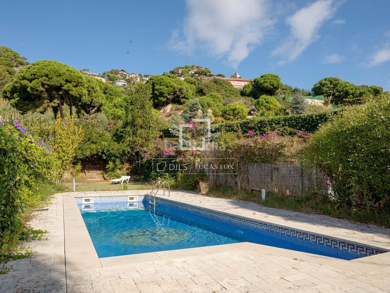 Foto a0bec9c3-311d-4633-a09e-1f2b8c975ac0. Xalet amb calefacció aparcament piscina a Roca Grossa Lloret de Mar