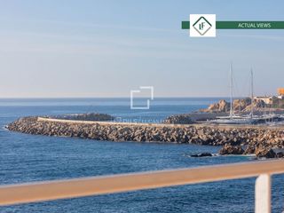 Chalet in La Fosca - Cala Margarida. Encantadora casa en primera línea en venta en cala margarida