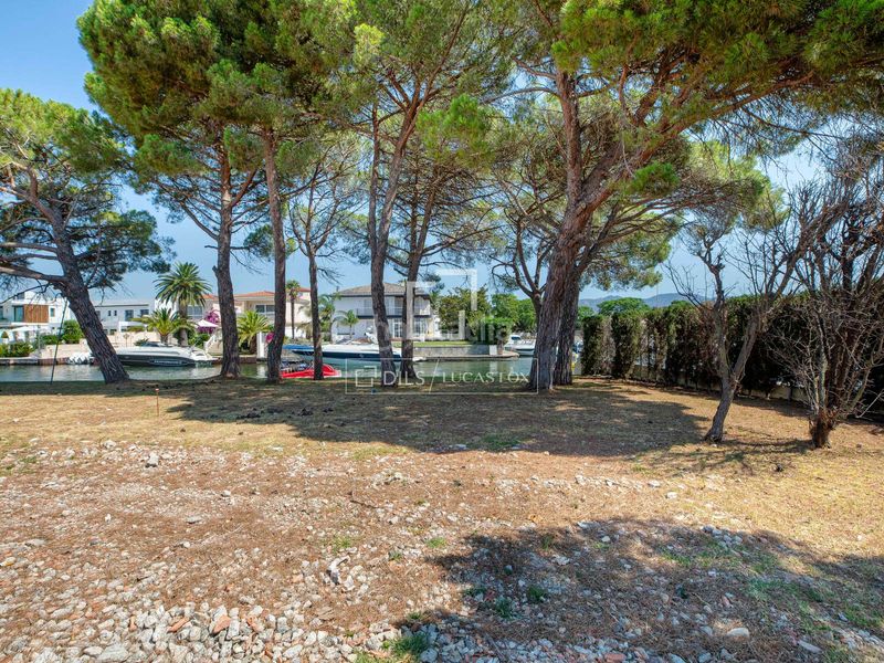 Foto 0d6027b5-906b-4e69-9435-44df8dbcfad4. Finca rústica a Requesens Empuriabrava