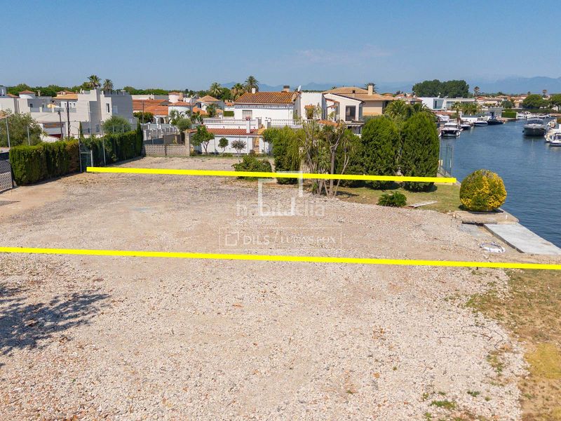Foto c792438f-de81-4dd4-9d0c-019370e466ab. Finca rústica a Requesens Empuriabrava