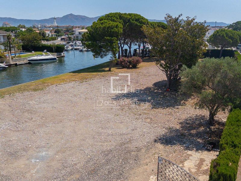 Foto 48cfab25-51fb-49e4-95e5-6d43d1383d18. Finca rústica a Requesens Empuriabrava